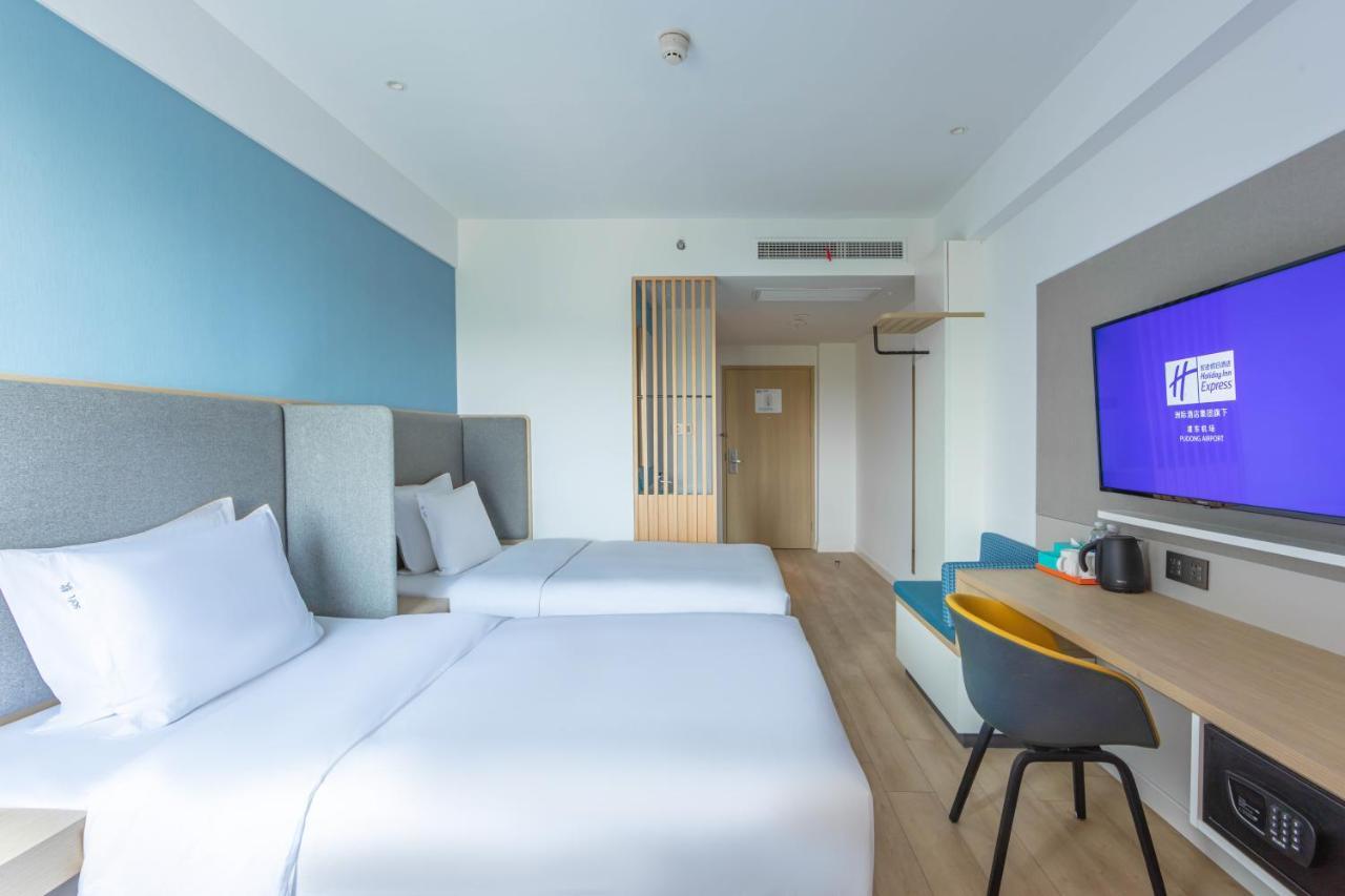Holiday Inn Express Shanghai Pudong Airport By Ihg Exterior photo
