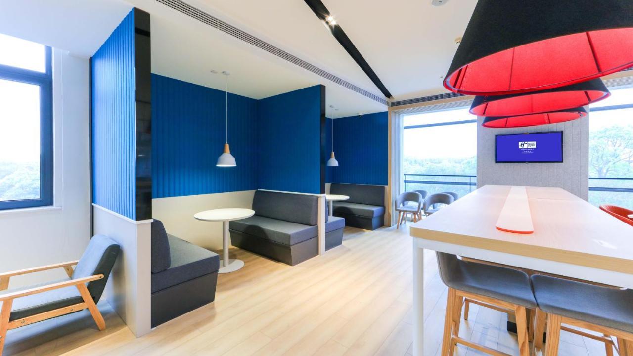 Holiday Inn Express Shanghai Pudong Airport By Ihg Exterior photo