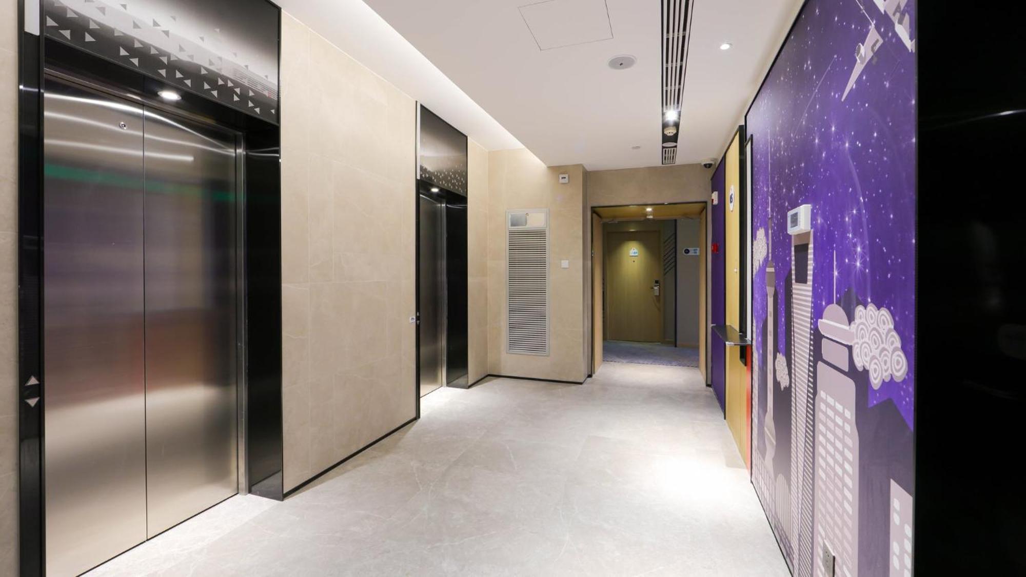 Holiday Inn Express Shanghai Pudong Airport By Ihg Exterior photo