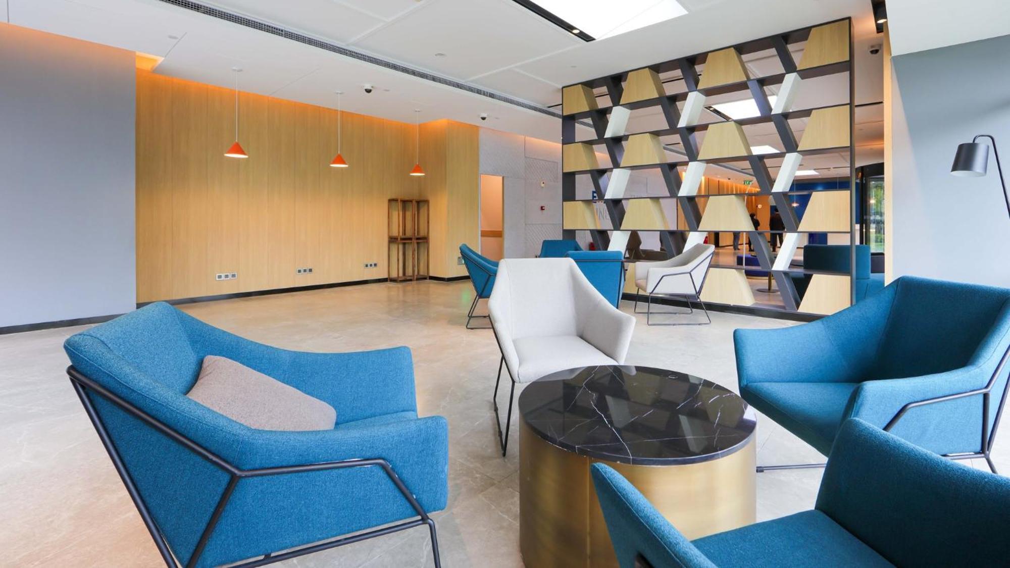 Holiday Inn Express Shanghai Pudong Airport By Ihg Exterior photo