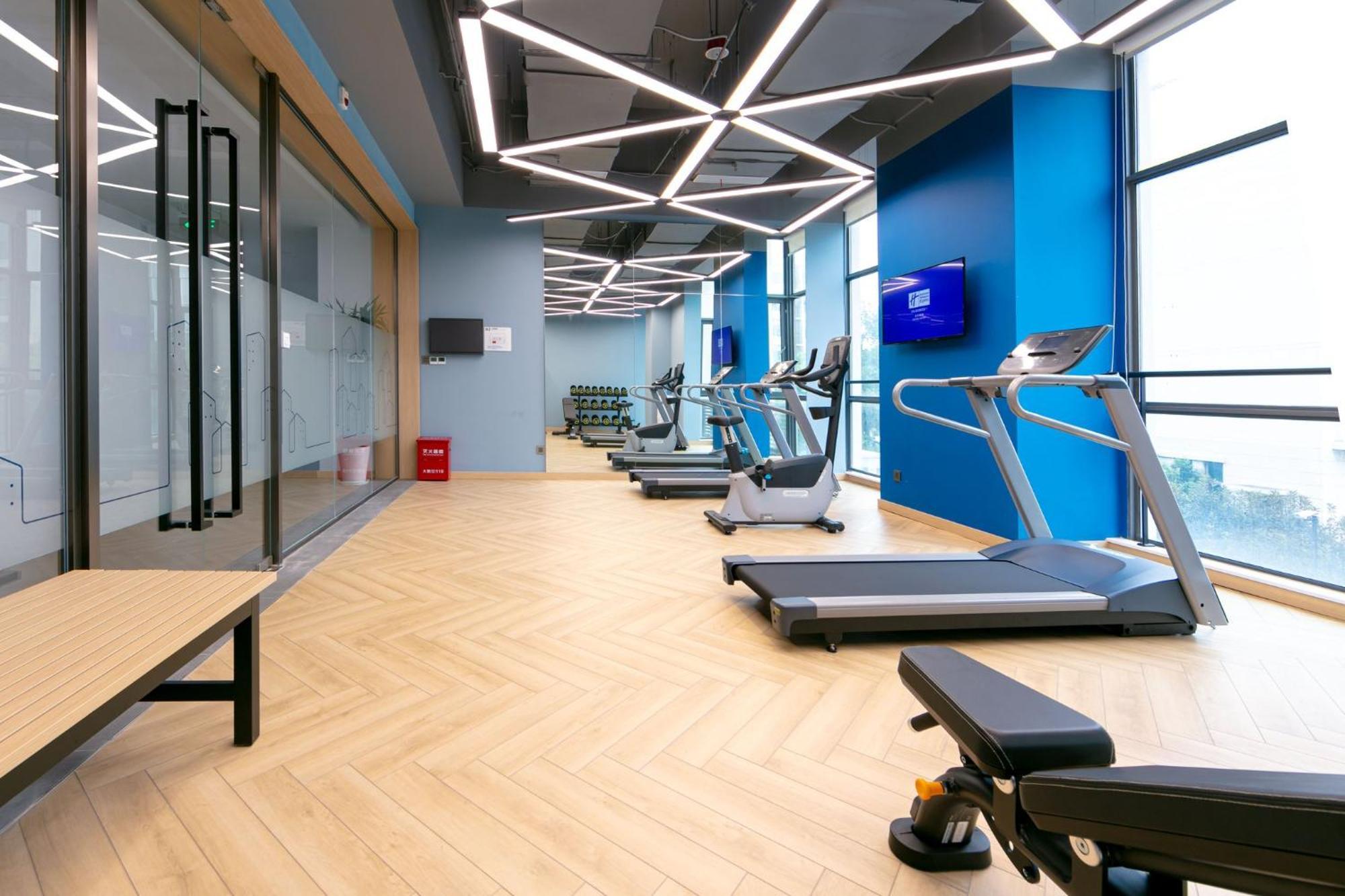 Holiday Inn Express Shanghai Pudong Airport By Ihg Exterior photo
