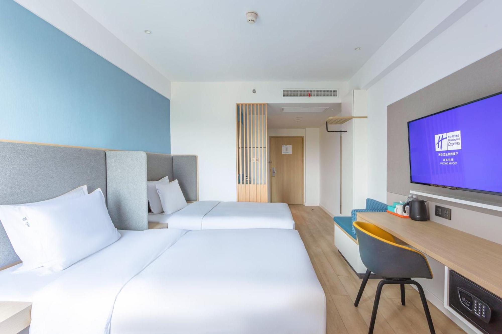 Holiday Inn Express Shanghai Pudong Airport By Ihg Exterior photo